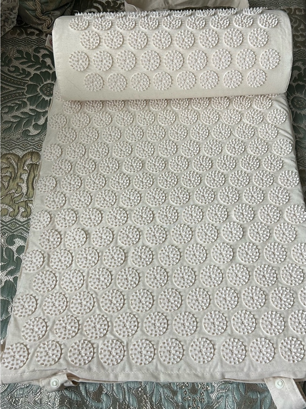 Dakini White Acupressure Mat with Raised Nodes